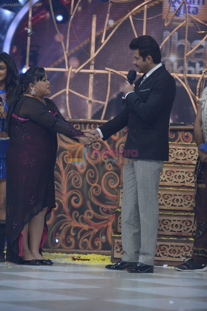 Bharti Singh, Anil Kapoor  at the grand finale of Jhalak Dikhhla Jaa in Filmistan, Mumbai on 18th Sept 2014