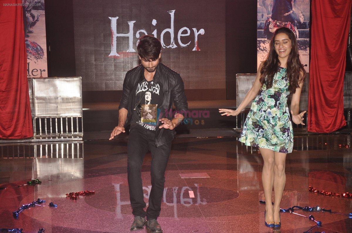 Shahid Kapur & Shraddha Kapoor unveil Haider Song with Flash mob in Mumbai on 19th Sept 2014