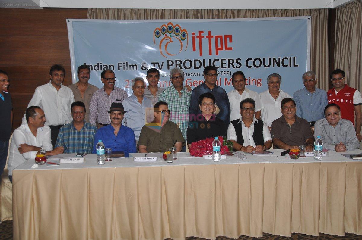 Sajid Nadiadwala, Subhash Ghai, David Dhawan, Vipul Shah, Jamnadas Majethia, Ramesh Taurani at IFTPC meet in Sun N Sand, Juhu on 24th Sept 2014