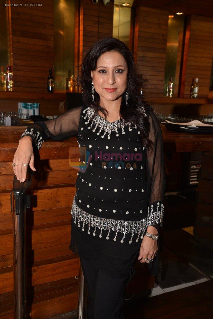 Kishori Shahane at Munisha Khatwani's bday bash in Esco Bar on 24th Sept 2014