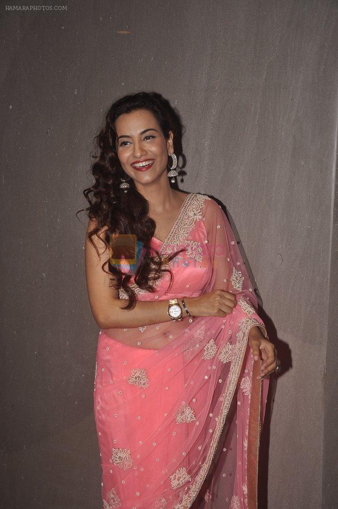 Tia Bajpai at Desi Kattey premiere in Fun on 25th Sept 2014