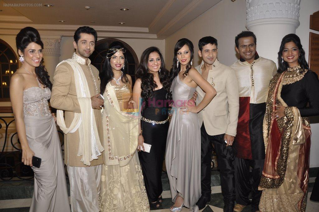 Simple Kaul,Shibani Kashyap,Munisha Khatwani, Suanaina Gulzar,Harmeet Gulzar, Siddharth at Wedding Show by Amy Billiomoria in Mumbai on 28th Sept 2014 (