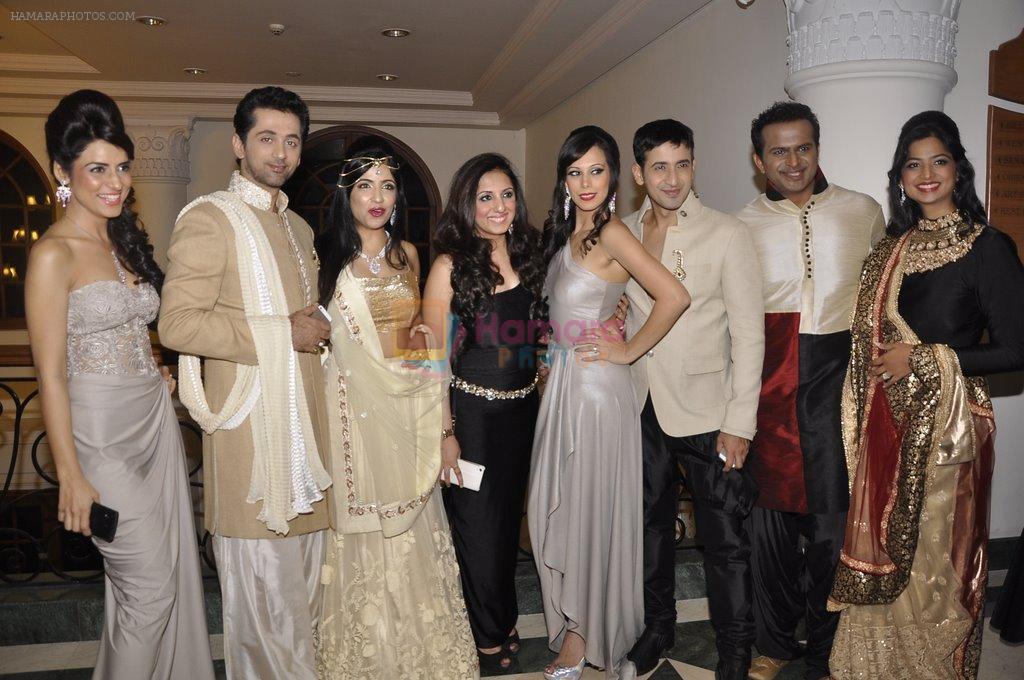 Simple Kaul,Shibani Kashyap,Munisha Khatwani, Suanaina Gulzar,Harmeet Gulzar, Siddharth at Wedding Show by Amy Billiomoria in Mumbai on 28th Sept 2014