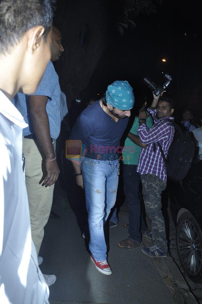 Saif Ali Khan snapped at Nido in Mumbai on 29th Sept 2014