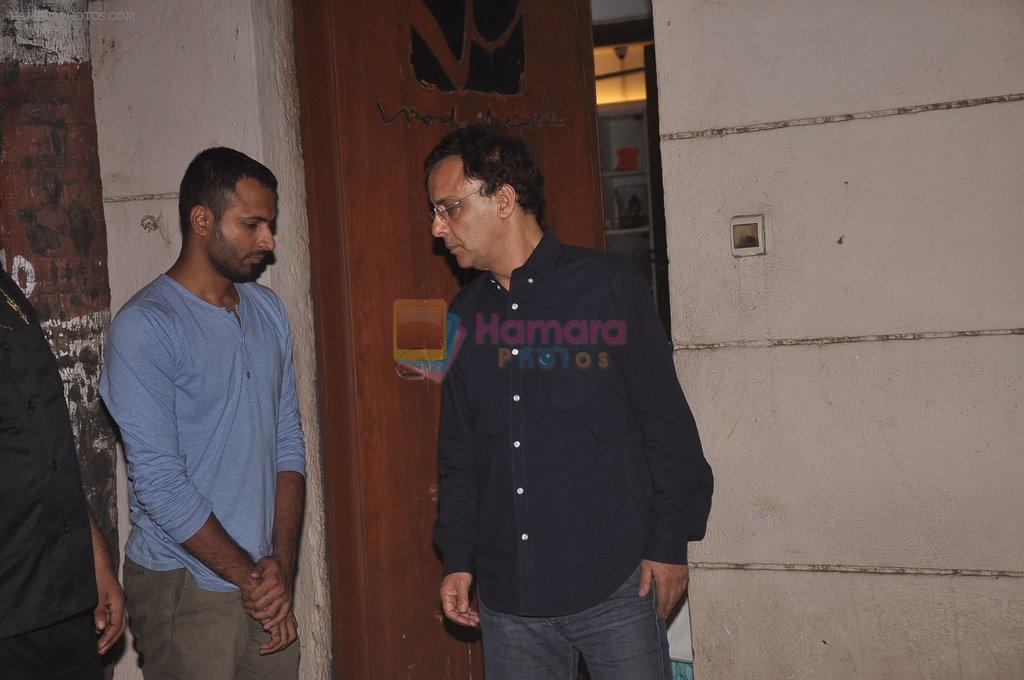 Aamir Khan snapped with his mother at Vidhu Vinod Chopra_ studio on 29th Sept 2014