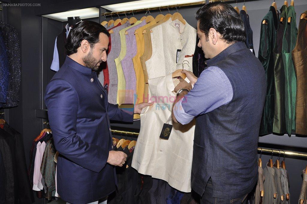 Saif Ali Khan inaugurates designer Raghavendra Rathore's new store in Mumbai on 30th Sept 2014