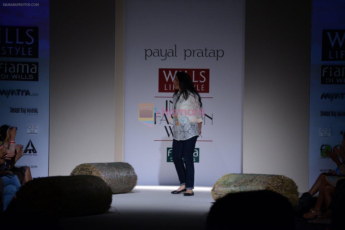 Model walk the ramp for Payal Pratap Show on wills day 2 on 9th Oct 2014
