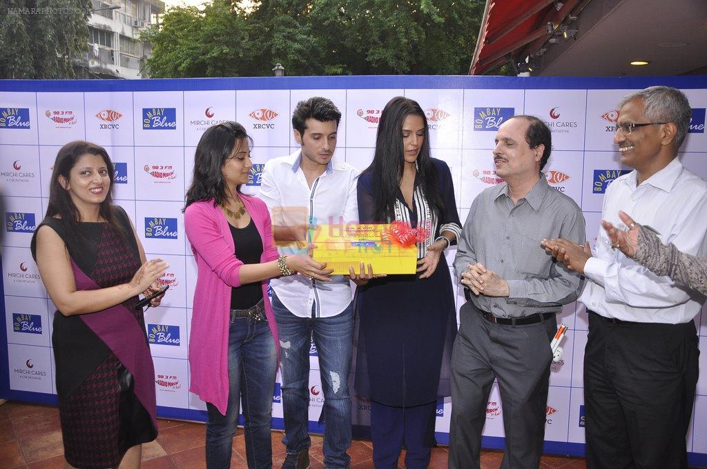 Aditi Sharma, Divyendu Sharma, Neha Dhupia  at Bombay Blues brailler menu launch - a Mirchi cares initiative in bandra, Mumbai on 16th Oct 2014
