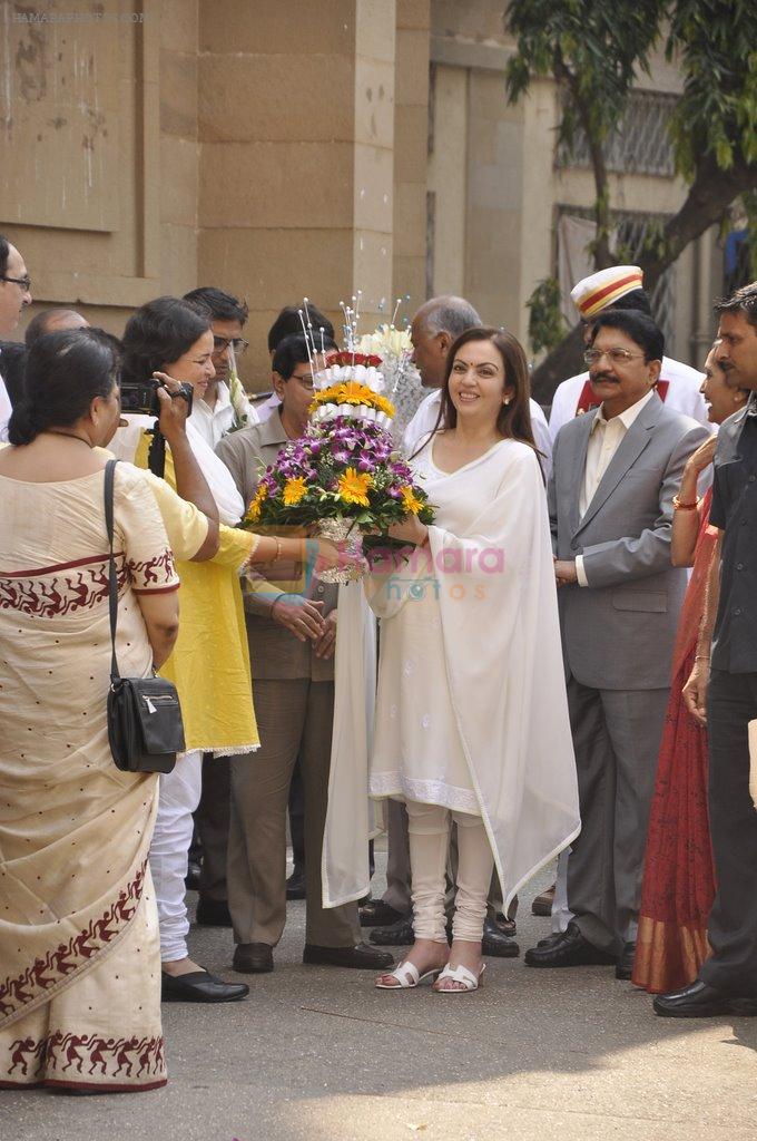 Nita Ambani at Cleanliness drive in byculla on 18th Oct 2014