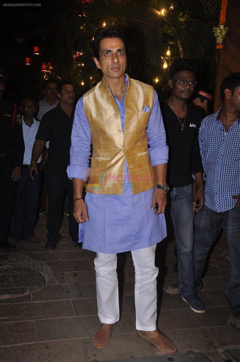 Sonu Sood at Amitabh Bachchan and family celebrate Diwali in style on 23rd Oct 2014