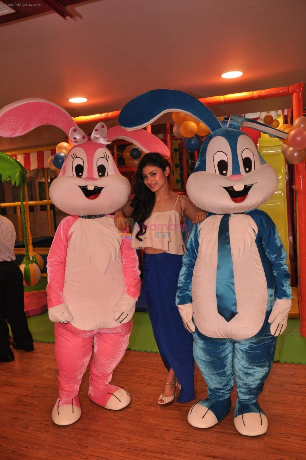 Mouni Roy at the launch of a new play around centre in Kandivali  on 25th Oct 2014