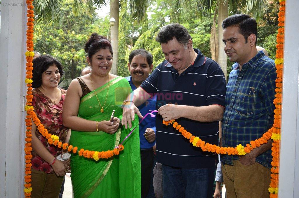 Rishi kapoor at Dr.Seema Chaudhary & Nitin Chaudhary's art show inauguration in Prince of Vales on 26th Oct 2014