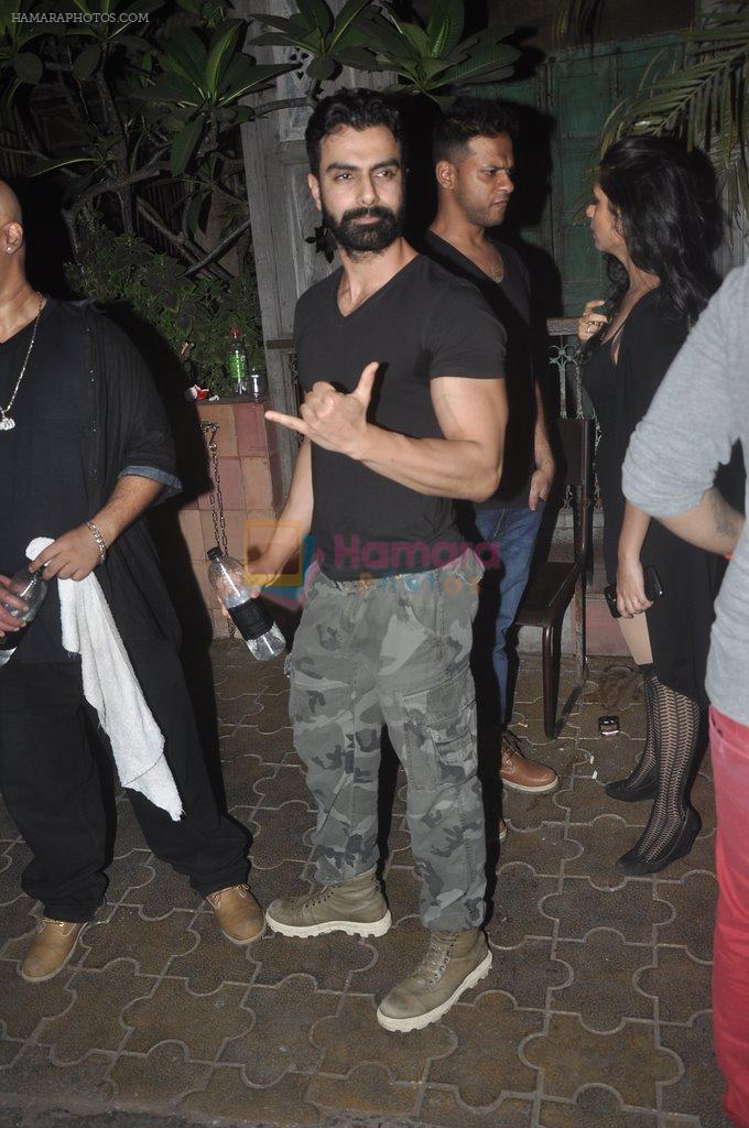 Ashmit Patel snapped in Bandra on 30th Oct 2014
