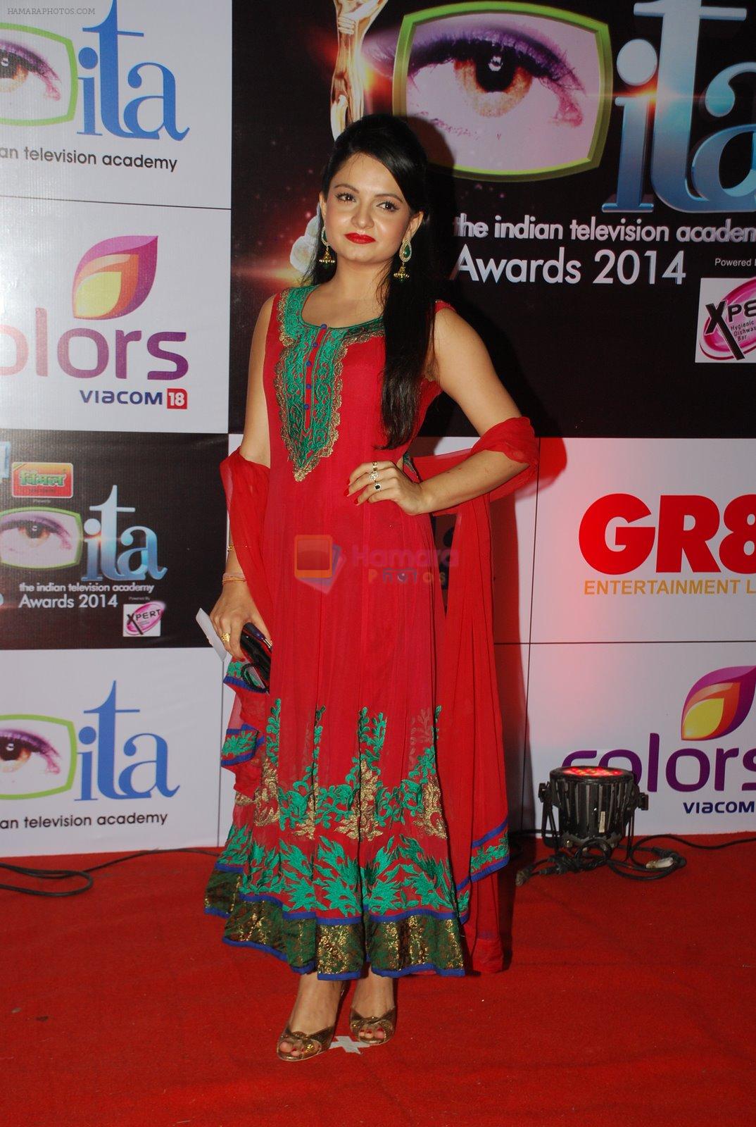 Giaa Manek at ITA Awards red carpet in Mumbai on 1st Nov 2014