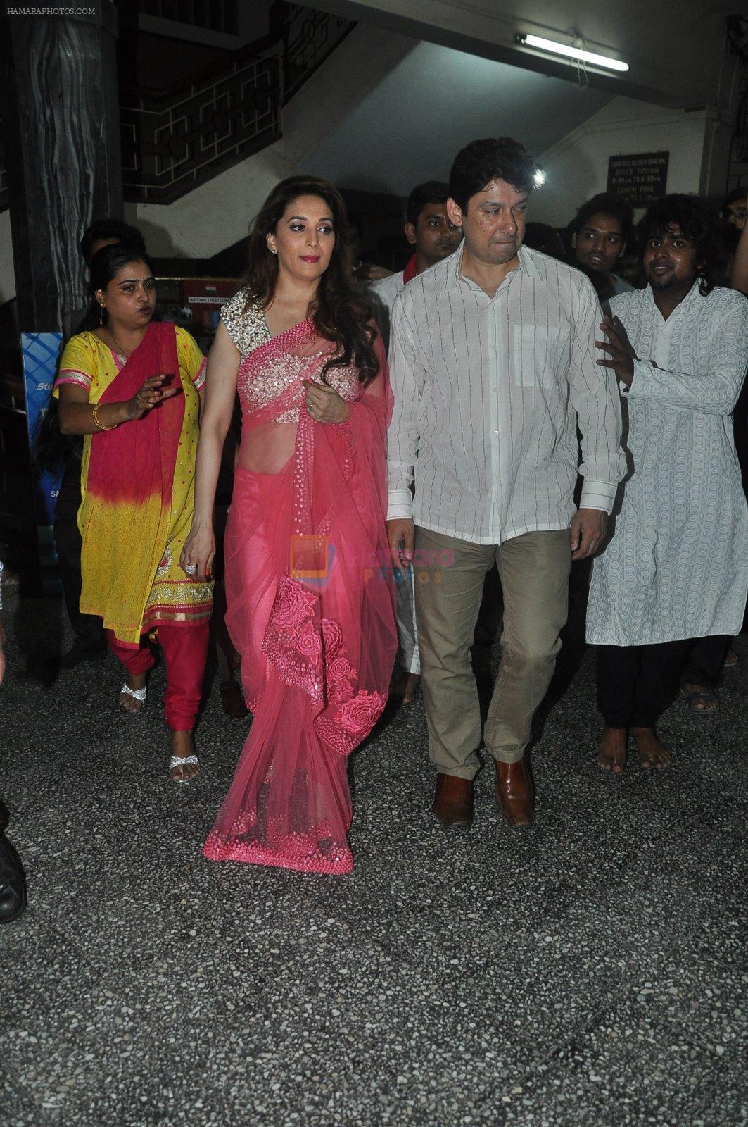Madhuri Dixit snapped with kids in mumbai on 1st Nov 2014