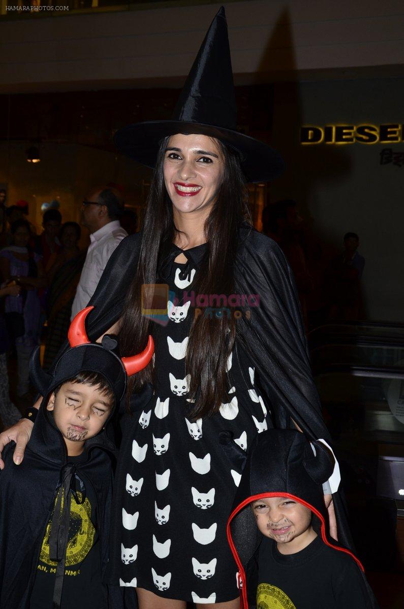 Tara Sharma at Palladium Halloween Bash on 31st Oct 2014