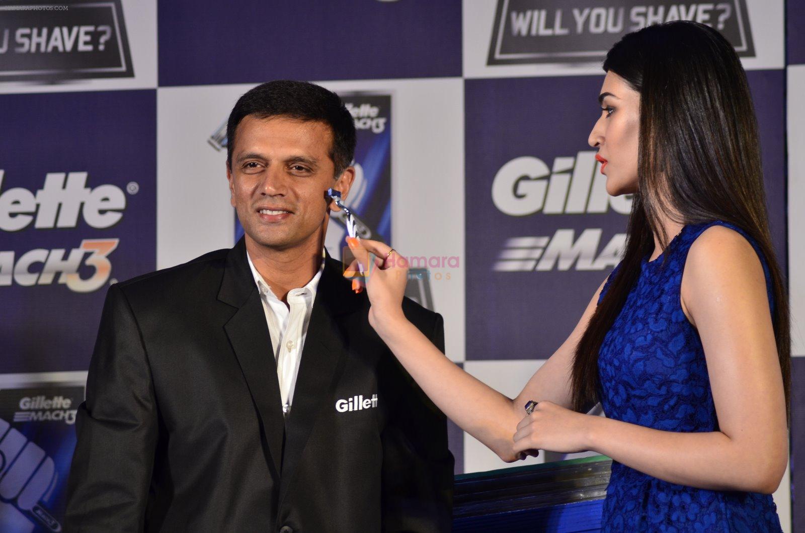 Kirti Sanon and Rahul Dravid at Gillette promotional event in Palladium, Mumbai on 4th Nov 2014