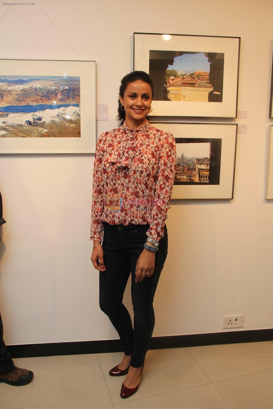 Gul panag at Melted core photo exhibition in Kalaghoda, Mumbai on 4th Nov 2014