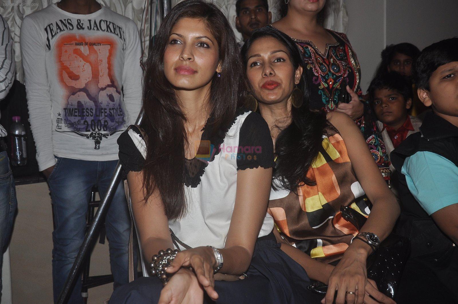 Nethra Raghuraman and Fleur Xavier at the First Look and Music Launch of the film Take It Easy in Andheri, Mumbai on 5th Nov 2014