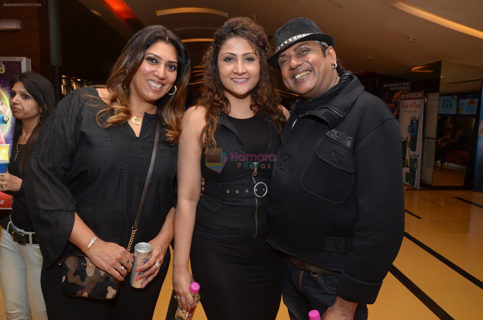Urvashi Dholakia at Rang Rasiya premiere in Cinemax, Mumbai on 6th Nov 2014