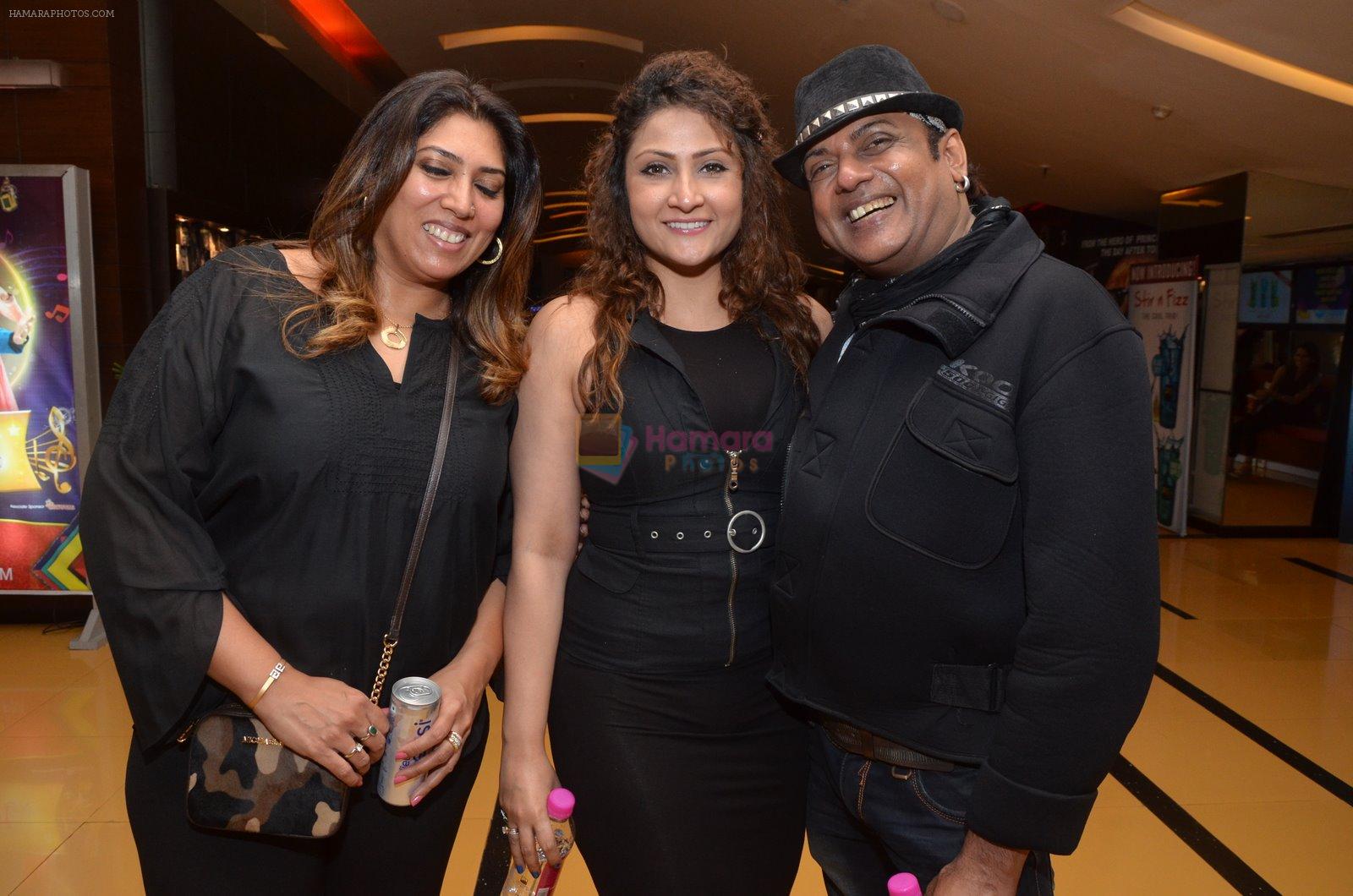 Urvashi Dholakia at Rang Rasiya premiere in Cinemax, Mumbai on 6th Nov 2014