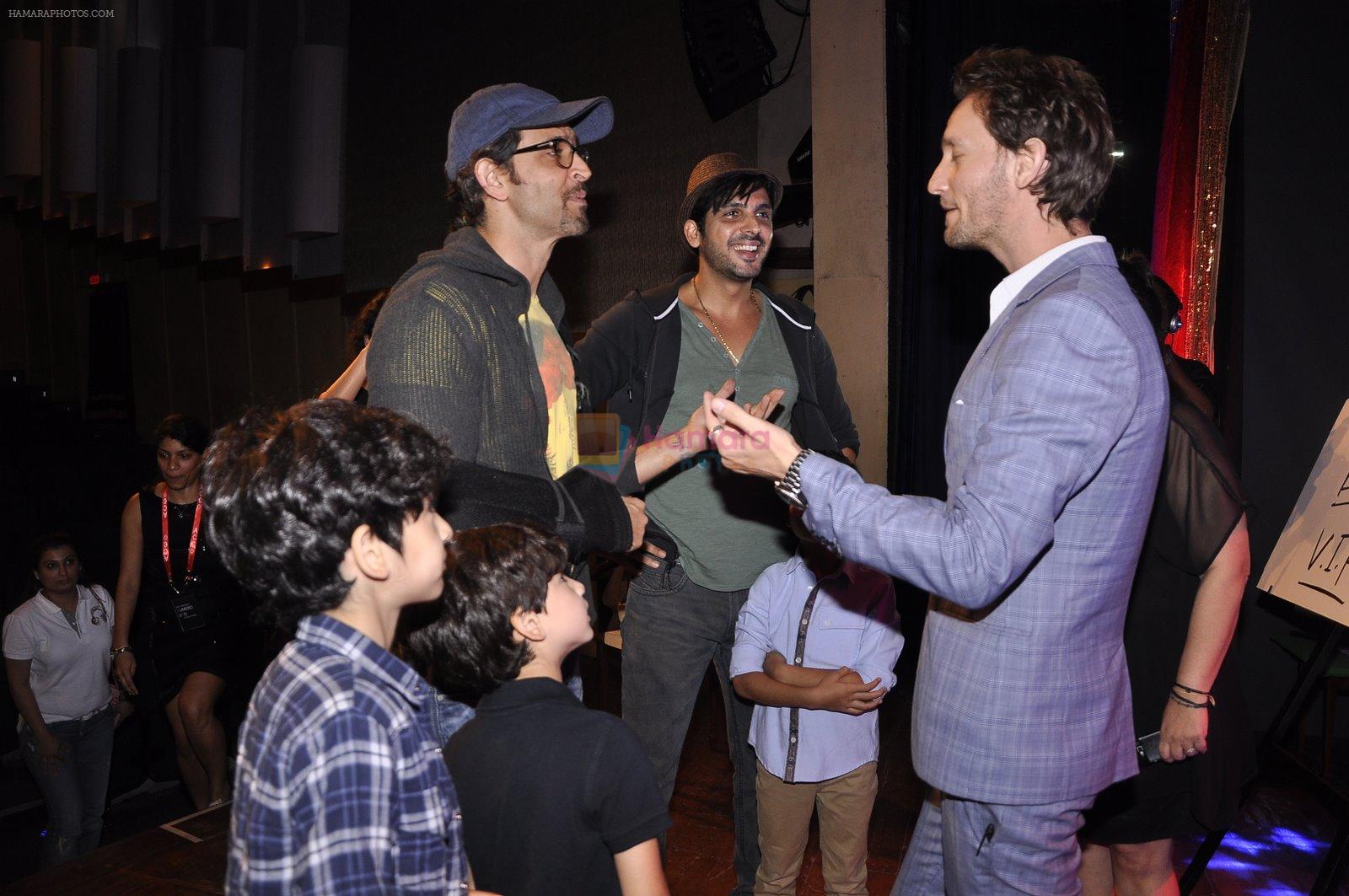 Zayed Khan, Hrithik Roshan with kids at Raell Padamsee's show by Lior Ruchard in St Andrews on 8th Nov 2014
