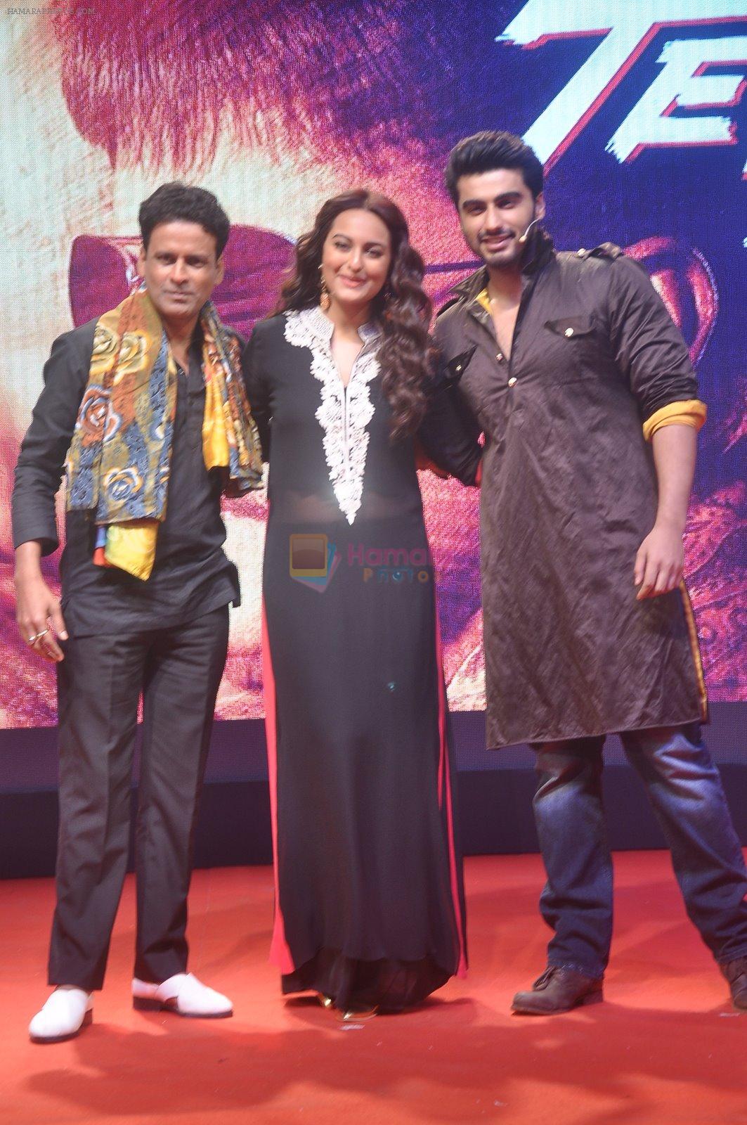 Sonakshi Sinha, Arjun Kapoor, Manoj Bajpai at Tevar Trailor launch in Yashraj Studio on 10th Nov 2014