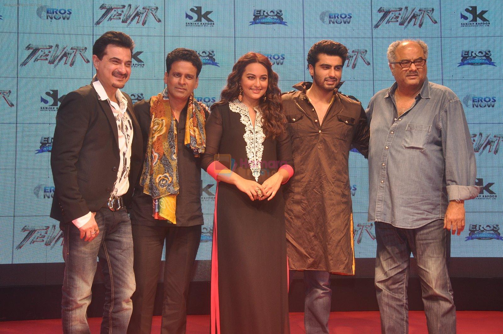 Sonakshi Sinha, Arjun Kapoor, Manoj Bajpai, Sanjay Kapoor, Boney Kapoor at Tevar Trailor launch in Yashraj Studio on 10th Nov 2014
