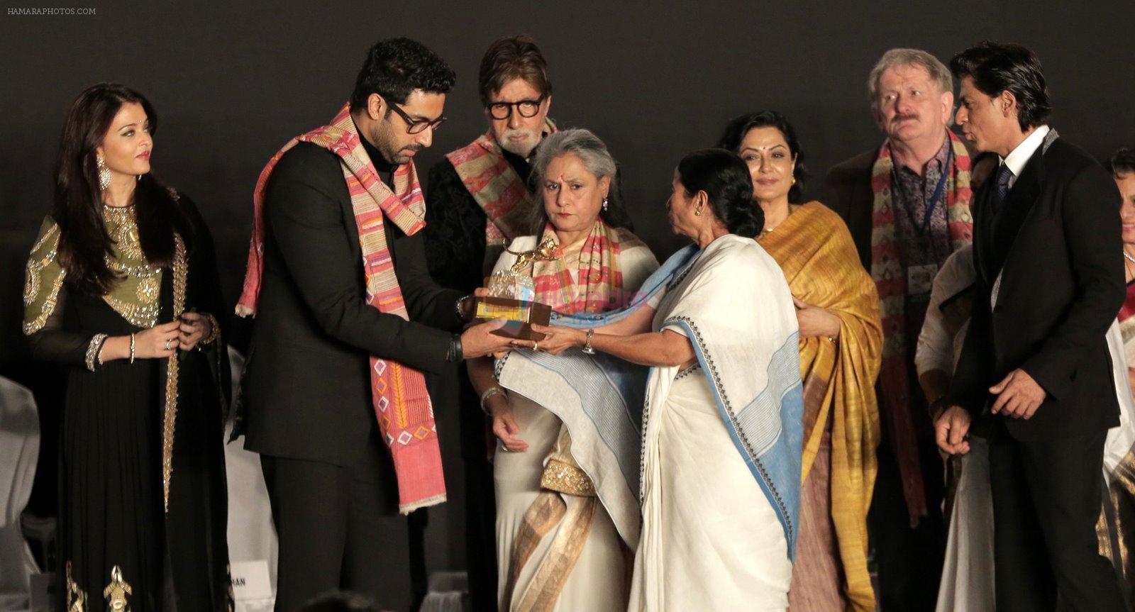Amitabh Bachchan,Jaya Bachchan,Aishwarya, Abhishek, Tanuja, Shahrukh Khan, mamta at kolkatta international film festival on 10th Nov 2