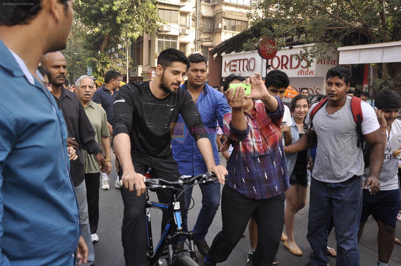 Sidharth Malhotra at Radio Mirchi's equal streets in Bandra, Mumbai on 23rd Nov 2014