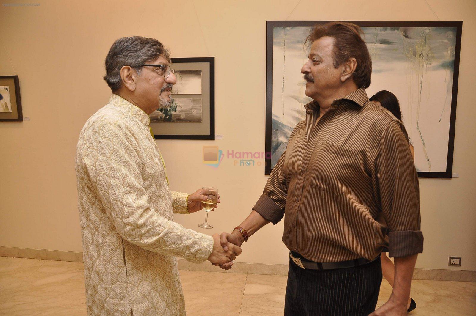 Ramesh Bhatkar at Amol palekar's art exhibition in Mumbai on 25th Nov 2014
