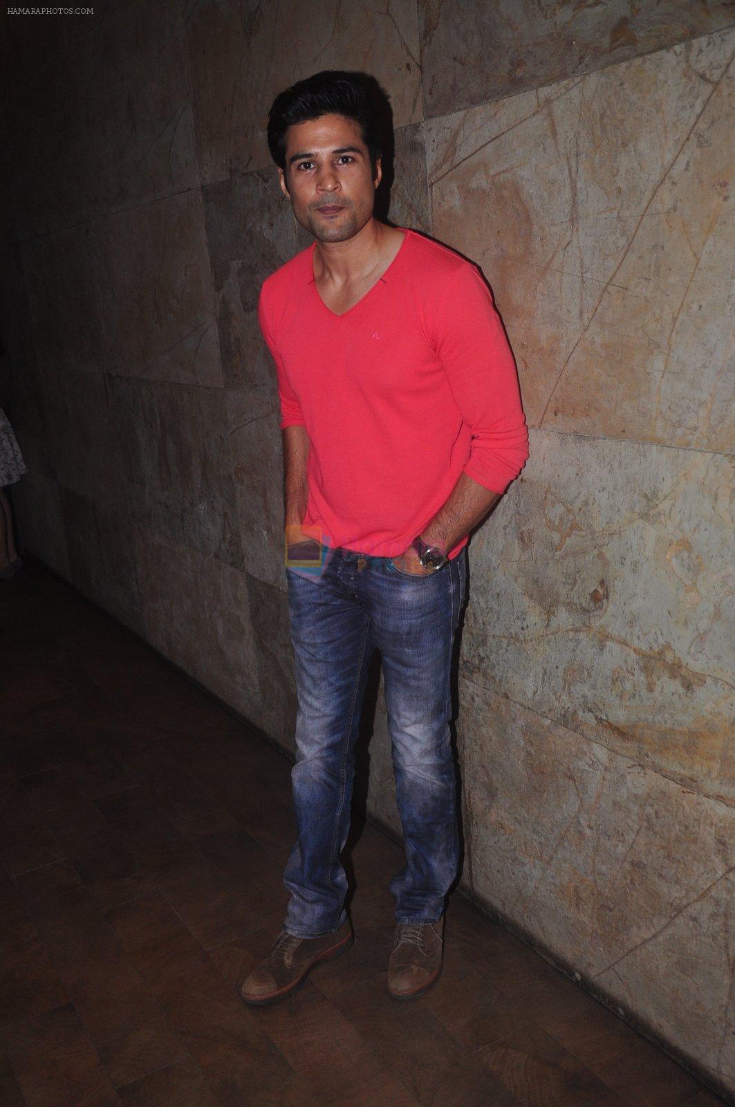 Rajeev Khandelwal snapped at lightbox in Mumbai on 25th Nov 2014