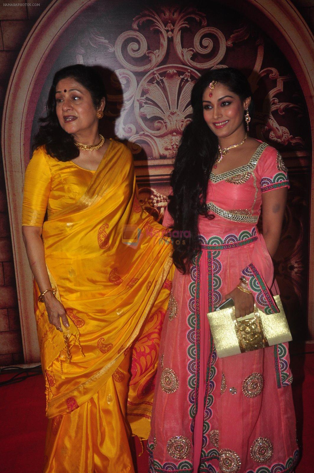 Aruna Irani at Zee Rishtey Awards in Andheri Sports Complex, Mumbai on 29th Nov 2014
