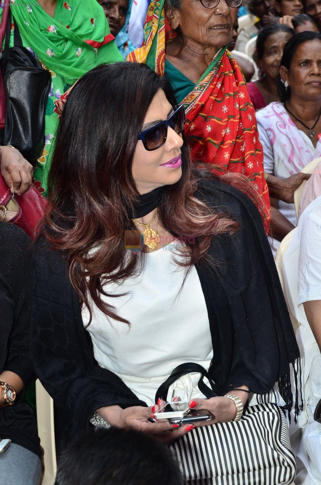 Tinaa Ghaai  visit Kamathipura for HIVAIDS awareness on World AIDS Day in Mumbai on 1st Dec 2014