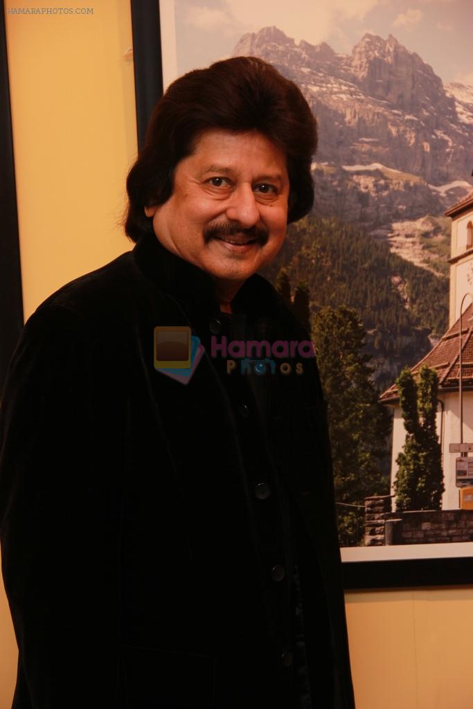 Pankaj Udhas at mukesh batra photo exhibition in Mumbai on 4th Dec 2014