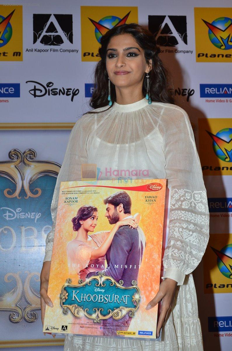 Sonam Kapoor at khoobsurat DVD Launch in Mumbai on 8th Dec 2014