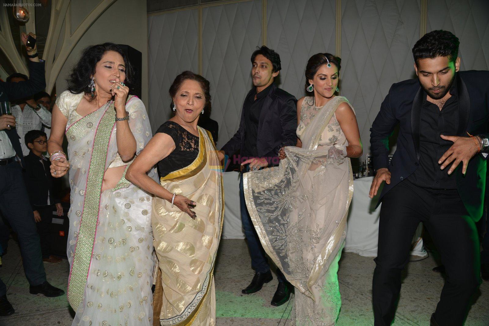 Sarita Joshi, Purbi Joshi at Purbi Joshi Wedding in Mumbai on 8th Dec 2014