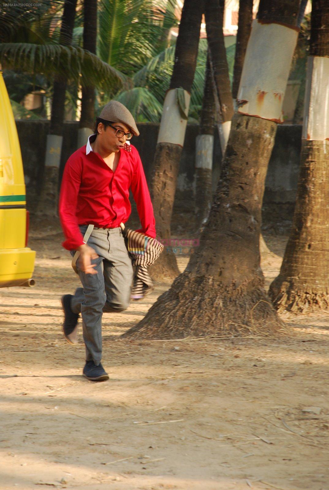 Vrajesh Hirjee On location of Gun Pe Done in Madh on 8th Dec 2014