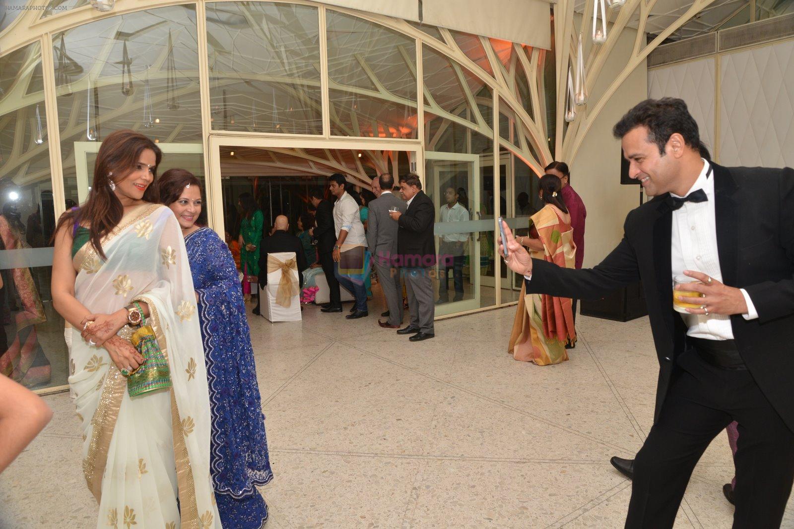 Neelam Singh, Rohit Roy, manasi Joshi Roy at Purbi Joshi Wedding in Mumbai on 8th Dec 2014