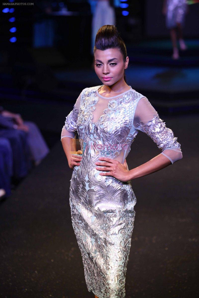 Model walk the ramp for Blenders Fashion Tour kolkata on 13th Dec 2014