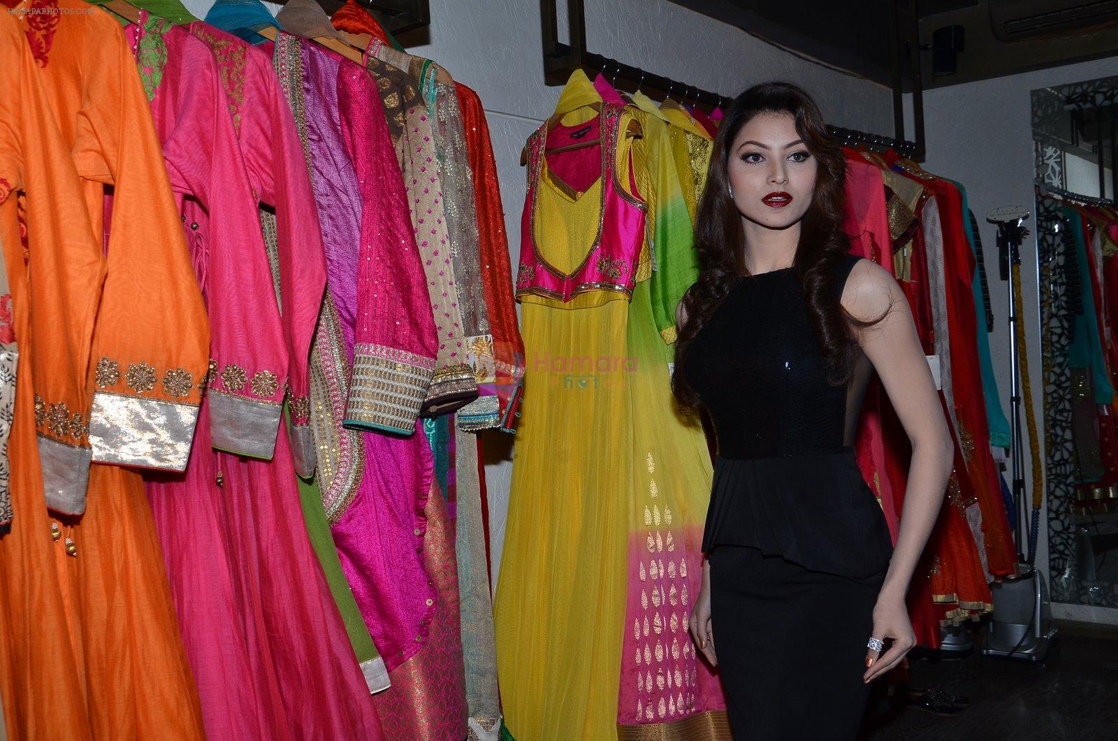 Urvashi Rautela at Rajat Tangri's new collection at Atosa in Khar, Mumbai on 17th Dec 2014