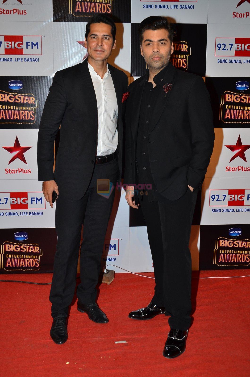 Dino Morea, Karan Johar at Big Star Entertainment Awards Red Carpet in Mumbai on 18th Dec 2014