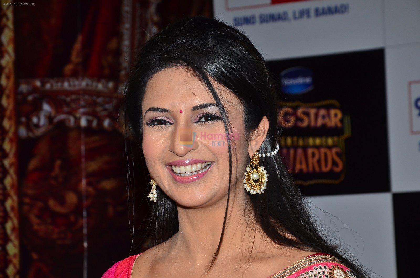 Divyanka Tripathi at Big Star Entertainment Awards Red Carpet in Mumbai on 18th Dec 2014