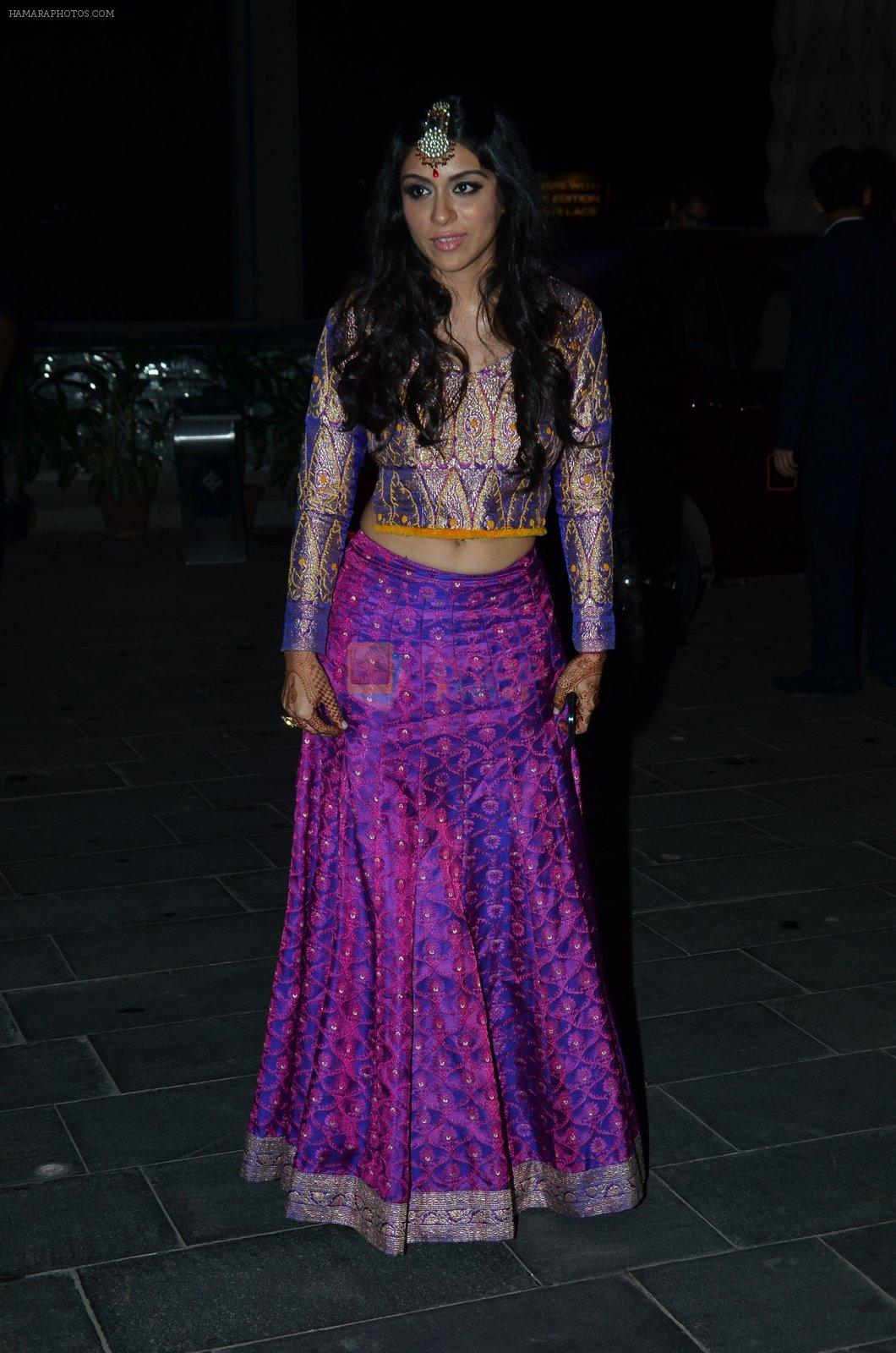 Zoa Morani at Shirin Morani's wedding reception in Sahara Star, Mumbai on 21st Dec 2014
