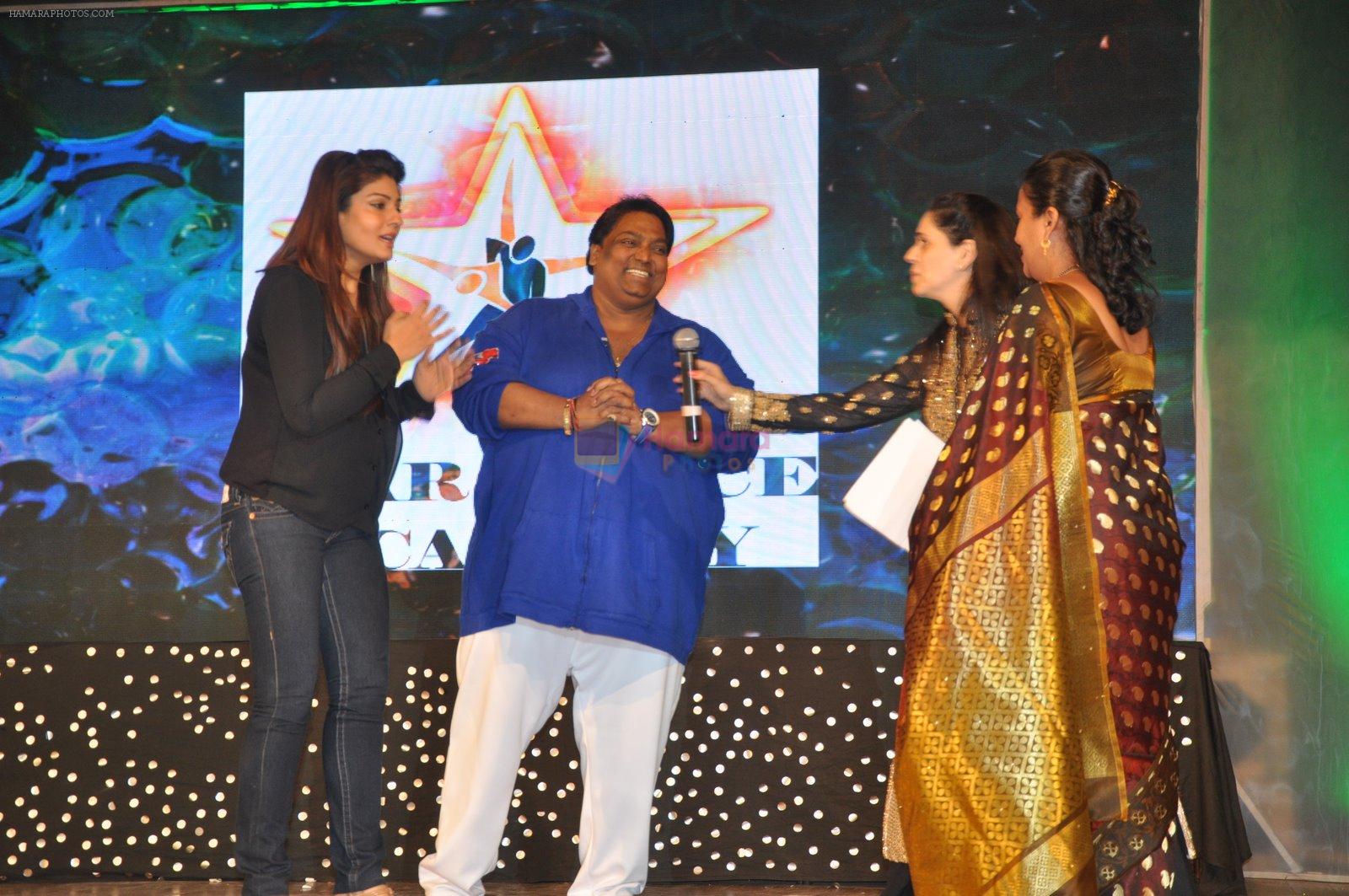 Raveena Tandon, Ganesh Acharya at Star Nite in Mumbai on 28th Dec 2014