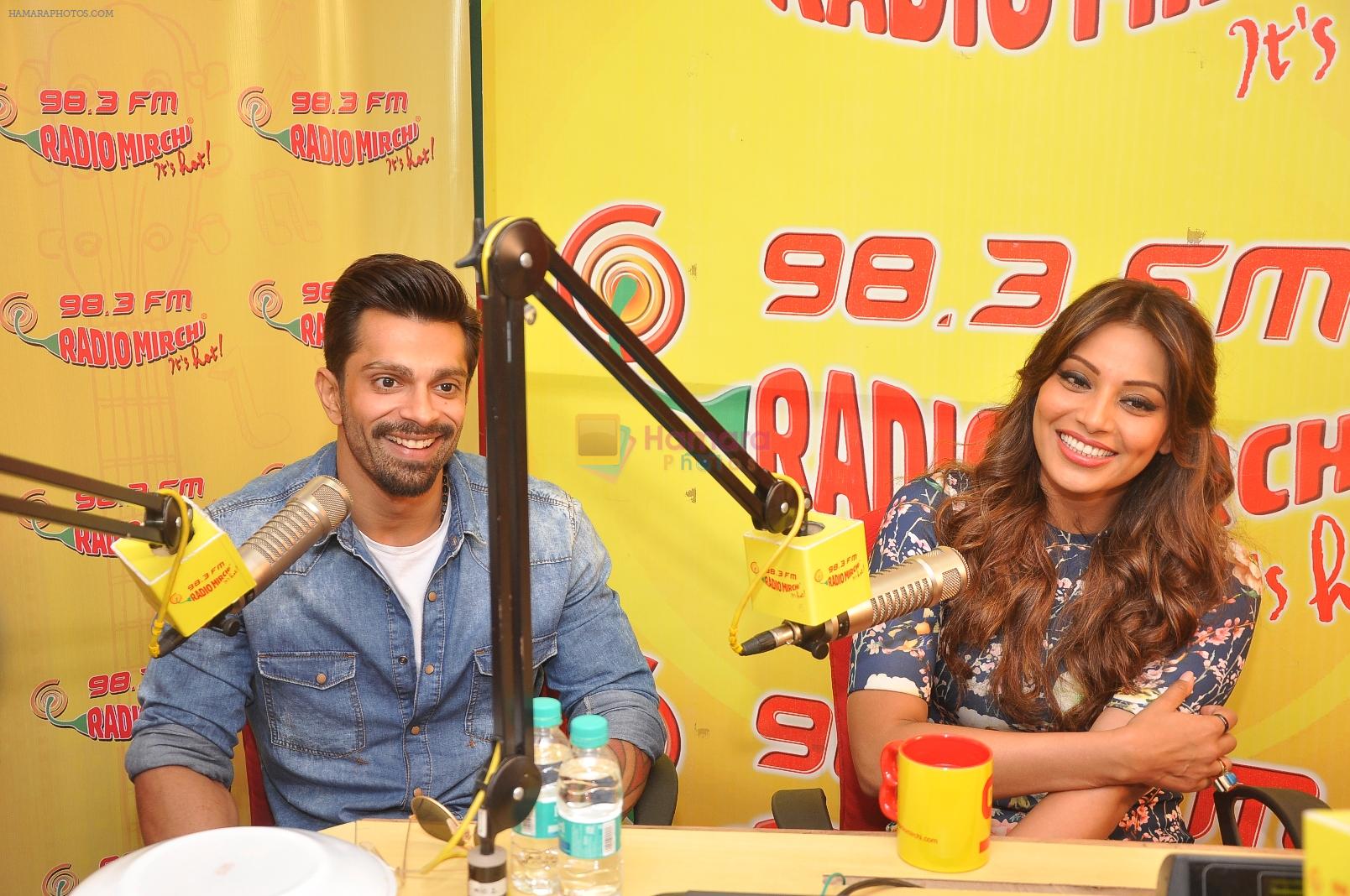 Bipasha Basu, Karan Singh Grover at Radio Mirchi Mumbai studio for the promotion of Alone in Mumbai on 29th Dec 2014