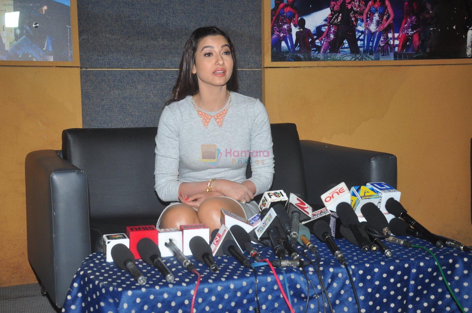 Gauhar Khan promote Country Club new year's in Mumbai on 29th Dec 2014