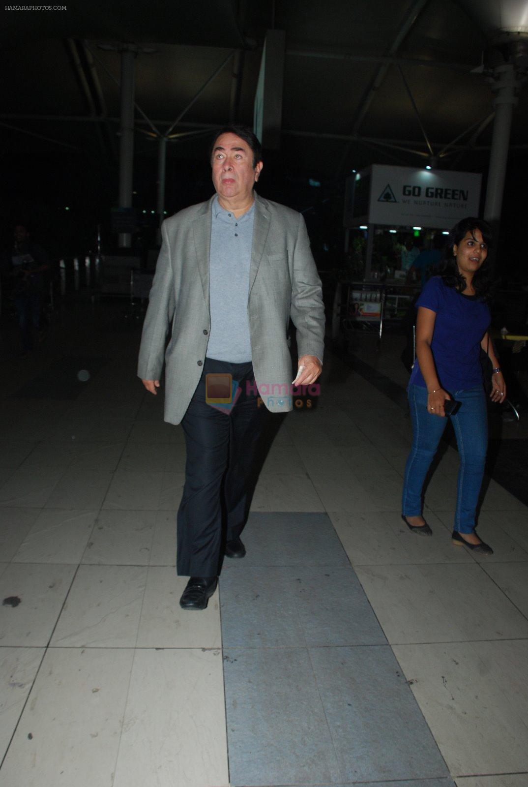Randhir Kapoor snapped at airport in Mumbai on 4th Jan 2014