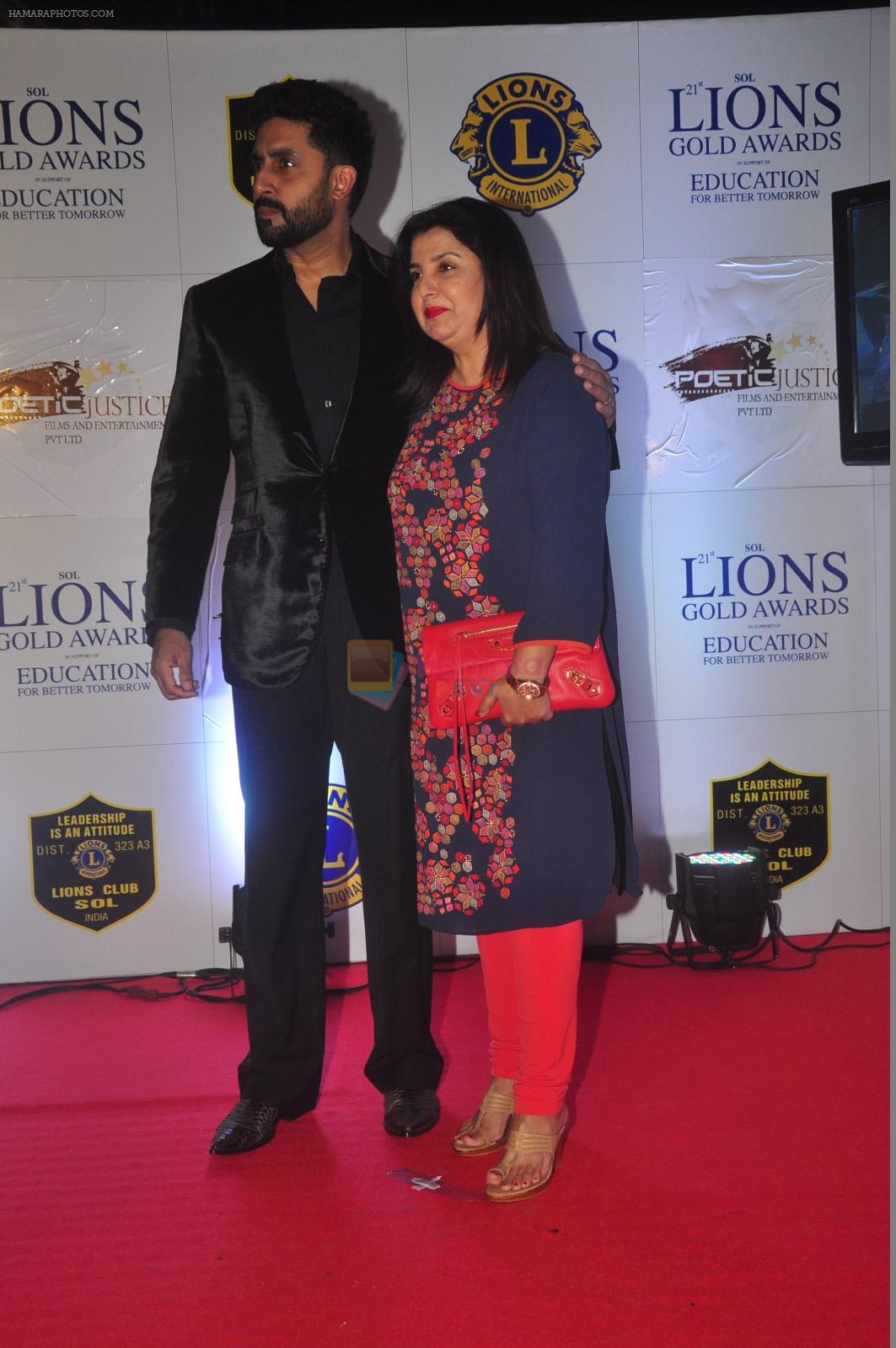 Abhishek Bachchan, Farah Khan at the 21st Lions Gold Awards 2015 in Mumbai on 6th Jan 2015