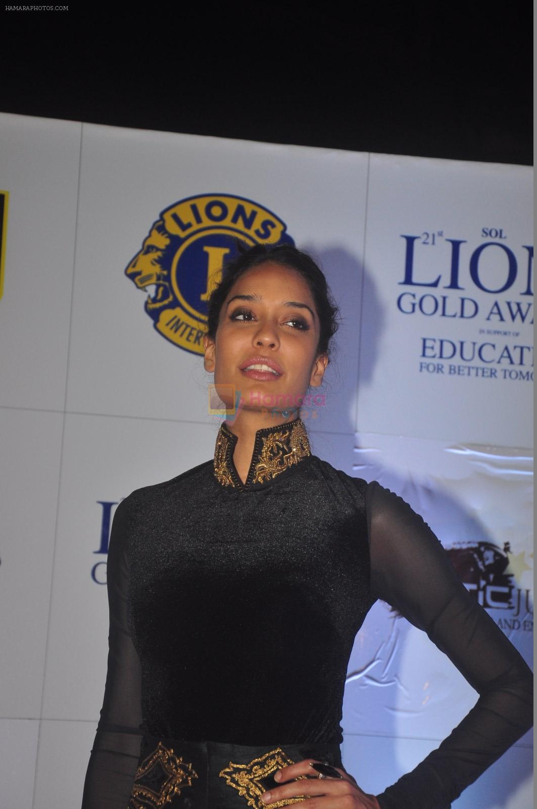 Lisa Haydon at the 21st Lions Gold Awards 2015 in Mumbai on 6th Jan 2015